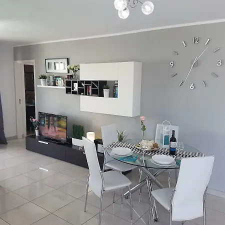 Sunset Bay Only 290m To The Beach, Near Puerto Colon, Heated Pool, Wifi * Adeje