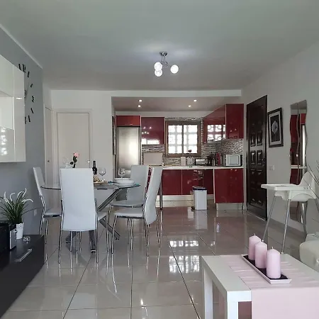Sunset Bay Only 290m To The Beach, Near Puerto Colon, Heated Pool, Wifi Apartmán *