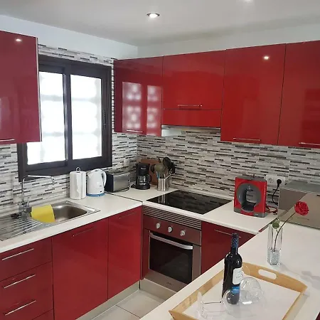 Sunset Bay Only 290m To The Beach, Near Puerto Colon, Heated Pool, Wifi Adeje